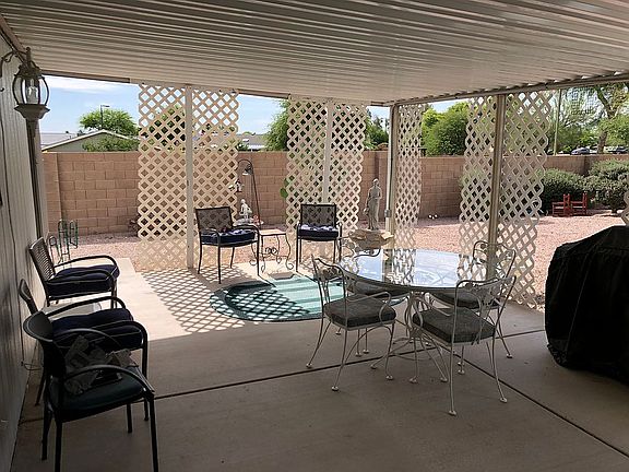 Covered Patio & BBQ area