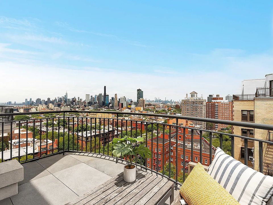 1st image of 939 Union St Penthouse B
