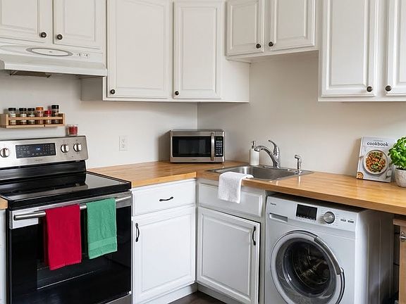 5th image of 281 Wilson St