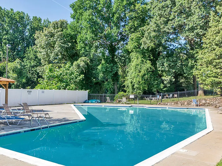 1800 Jefferson Park Ave #607 — Photo 4