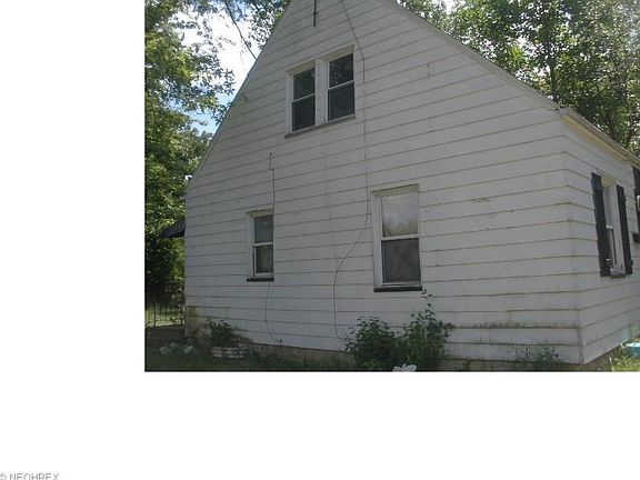 2nd image of 557 Woodside Ave