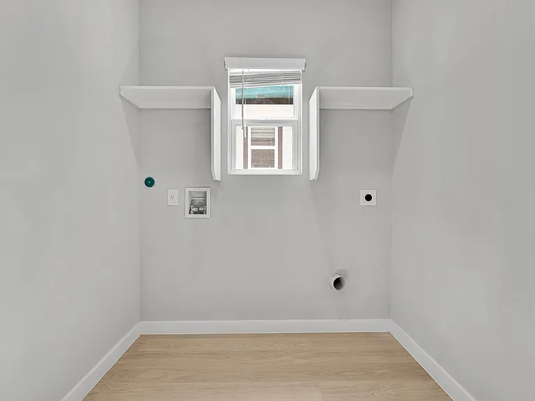 521 Dakota St — Photo 30