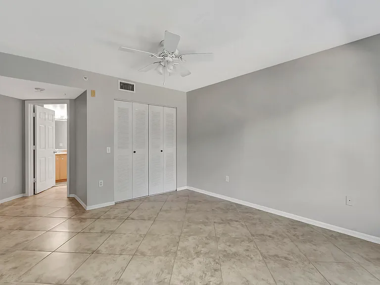 116 Villa Cir #116 — Photo 18