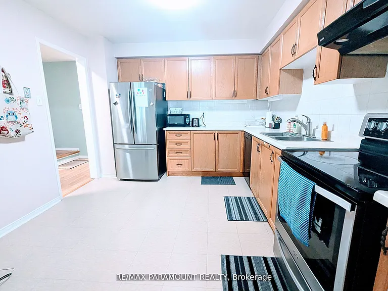 37 Wickstead Ct — Photo 22