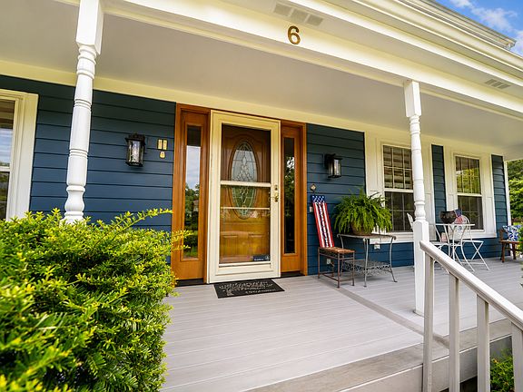 3rd image of 6 Heather Ln