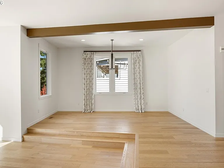 3718 SW Hillside Dr — Photo 14