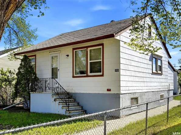 1763 Royal STREET, Regina, SK S4T 5A8