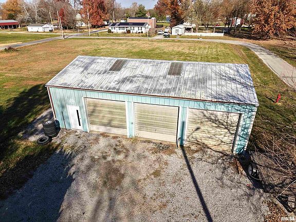 2nd image of 315 Hosselton St SW