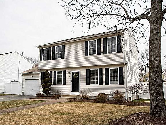 2nd image of 3 Woodside Dr
