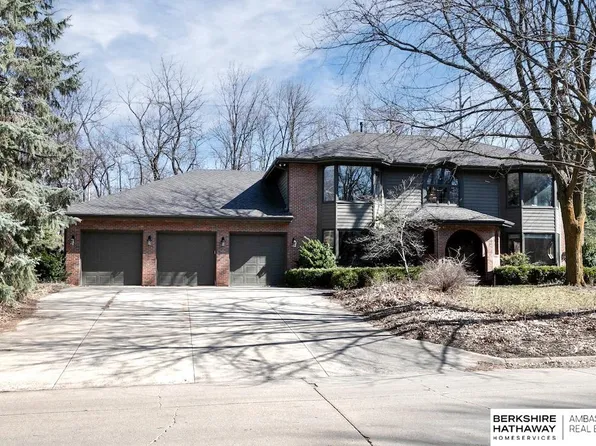 6006 Country Club Oaks Pl, Omaha, NE 68152