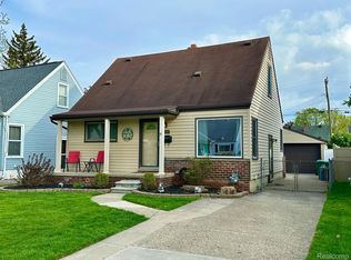 28563 Rush St, Garden City, MI 48135