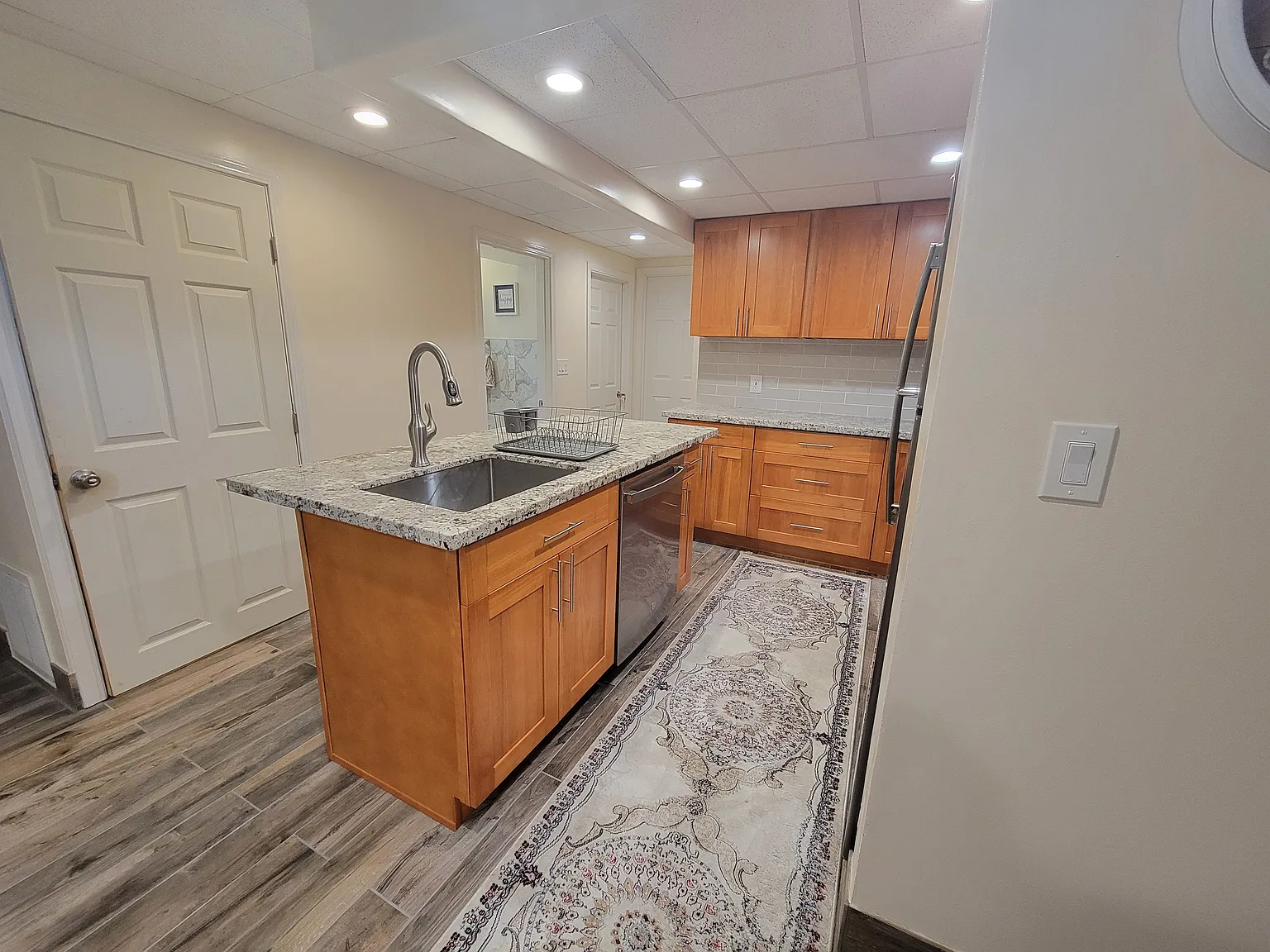 3 bed, 1030 sqft, $2,600 — Photo 2