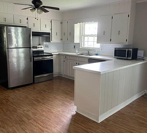 4th image of 430 Anthony Rd