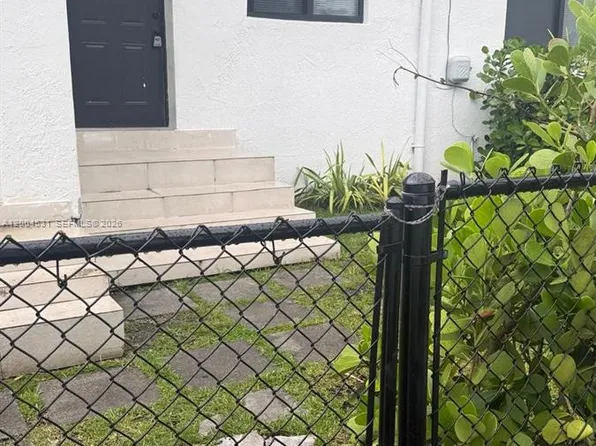 1800 NW 18th Ter #2, Miami, FL 33125