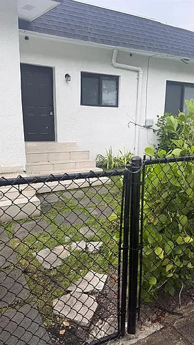 1800 NW 18th Ter #2 Photo 1