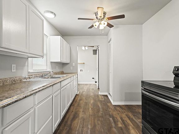 4th image of 407 W Carnegie St