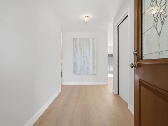 4th image of 6128 Rainbow Dr