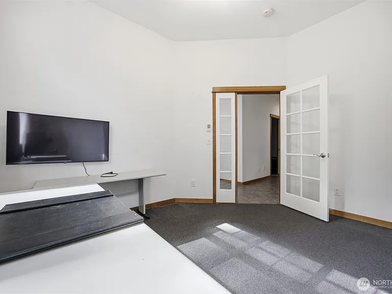 237 Creekview Crst — Photo 23