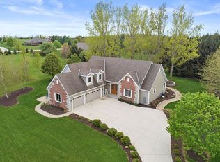 645 Pine Ter, Slinger, WI 53086