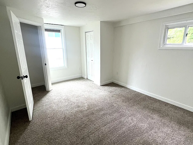 313 Brown Ave — Photo 9