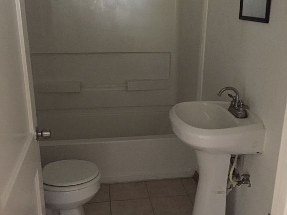 5th image of 1022 Kendalia Ave