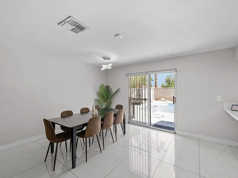 3618 Redwood St — Photo 10
