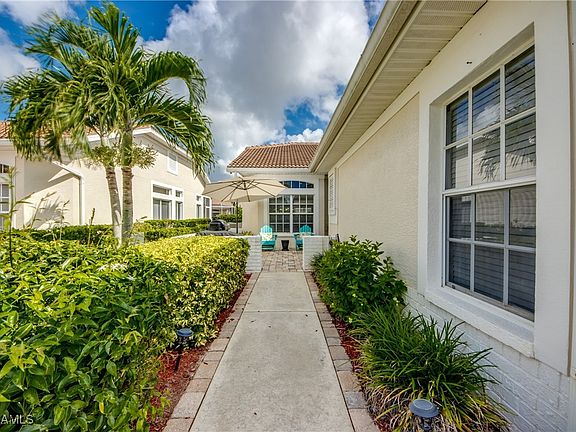 3rd image of 12737 Devonshire Lakes Cir