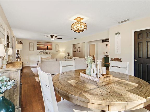 4th image of 501 Dogwood Ave W