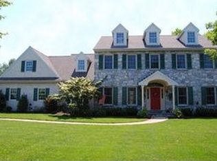 380 Millpond Dr, Lititz, PA 17543