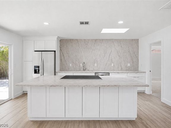 4th image of 1300 Canosa Ave