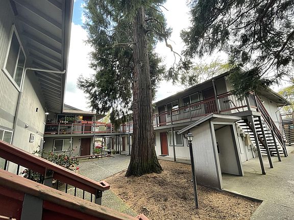 2nd image of 601 W 11th Ave #32