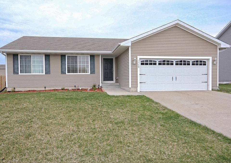 1st image of 208 Walnut Dr NW