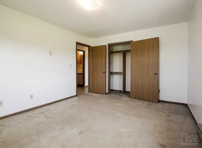 Country View Apartments — Photo 11