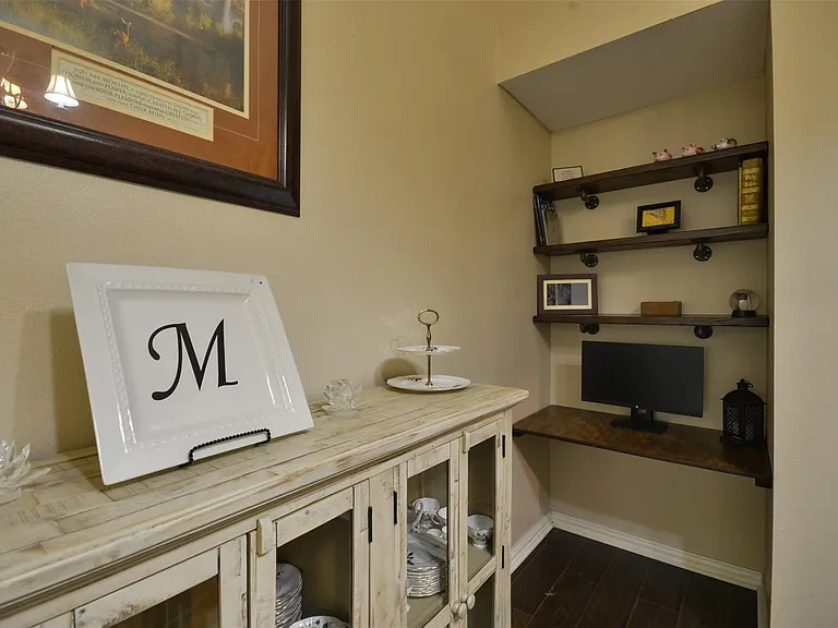 3218 Lake Stream Dr — Photo 12