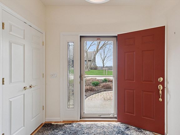 4th image of 400 Clearview Ct