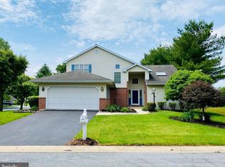 610 Pondside Ln, Lebanon, PA 17042
