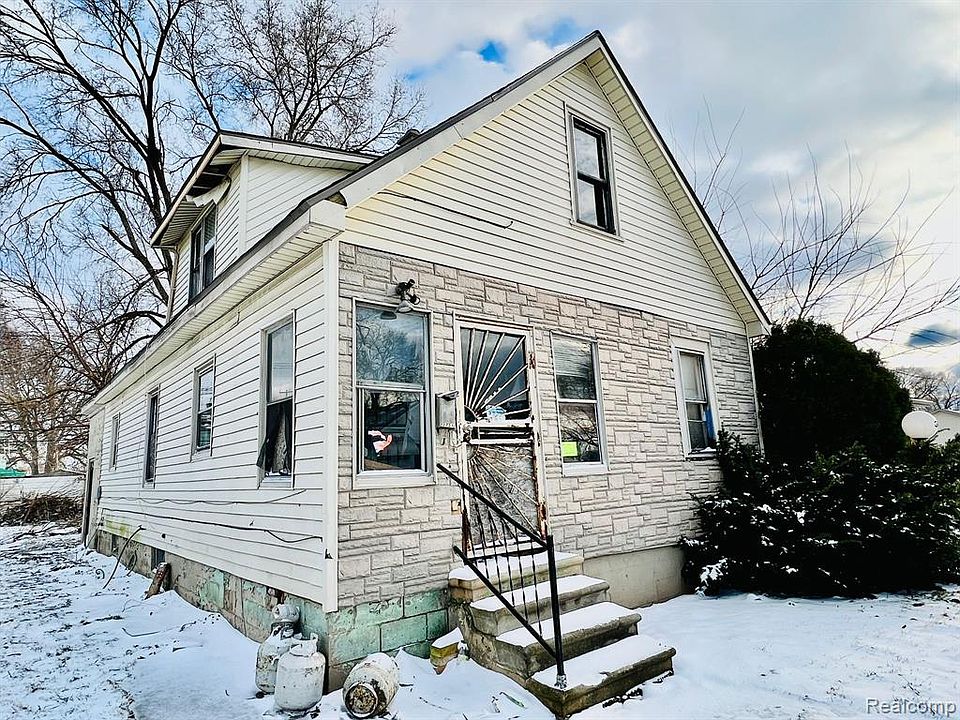 2nd image of 3751 10th St