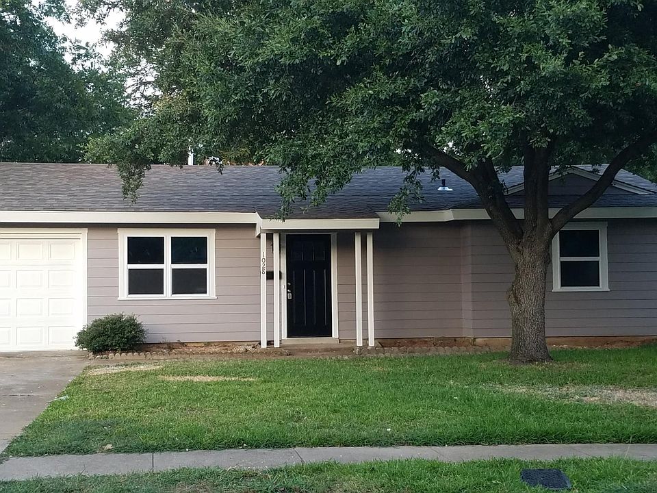 1st image of 1028 Harris Dr