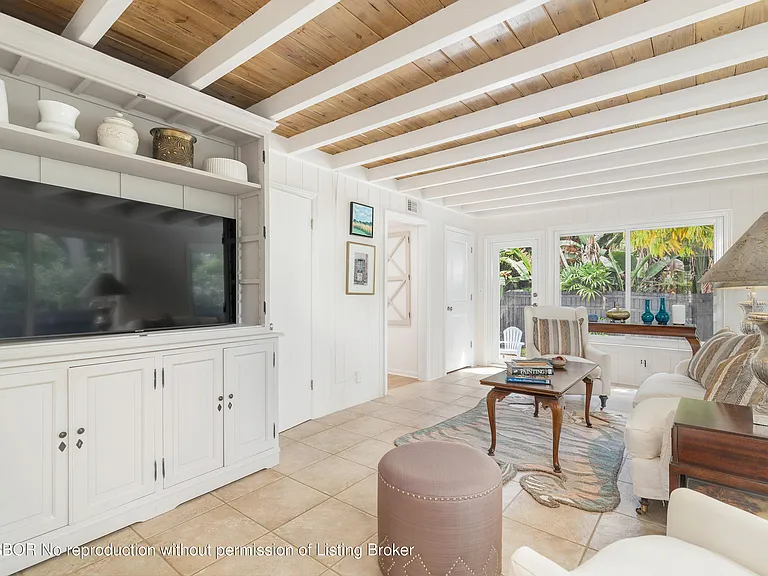 240 Almeria Rd — Photo 6