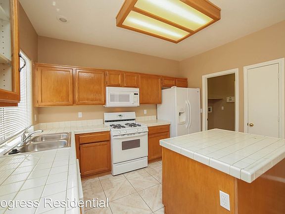 04-Kitchen