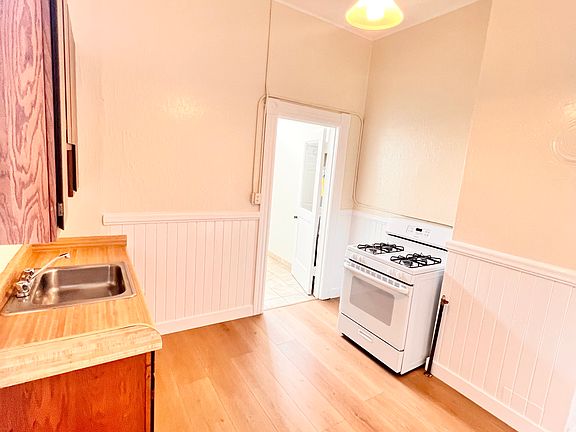 4th image of 307 Vicksburg St