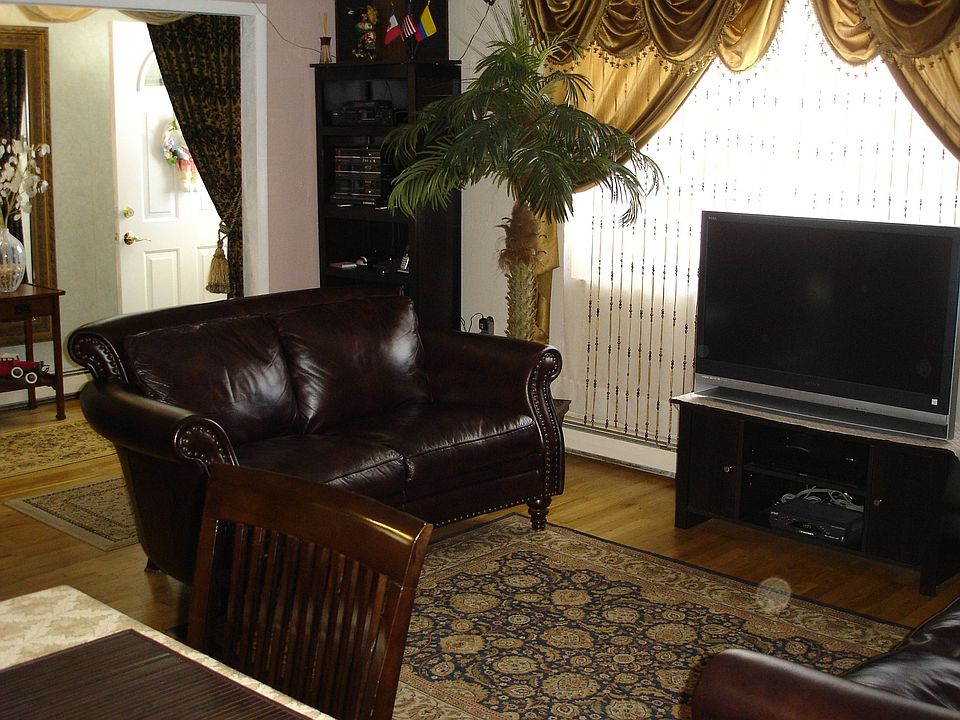 1st image of 41 Ronkonkoma Blvd