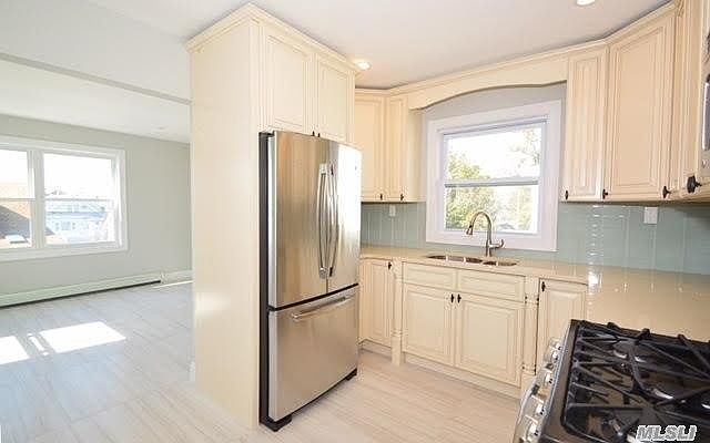 1st image of 531 Oceanpoint Ave