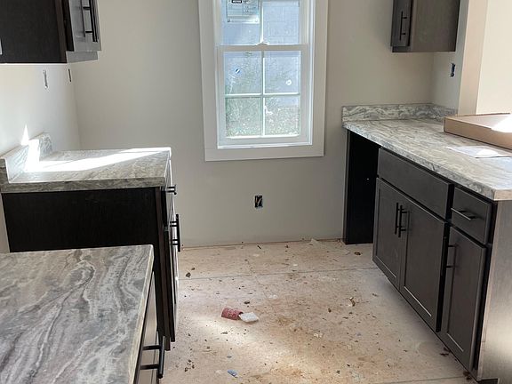 4th image of 451 Shelby St #A