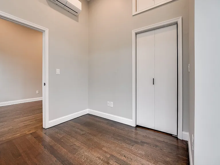 130 W Side Ave #1 — Photo 9