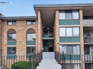 525 N Armistead St APT 201, Alexandria, VA 22312