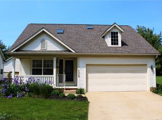 1108 Shalimar Cir NW, North Canton, OH 44720