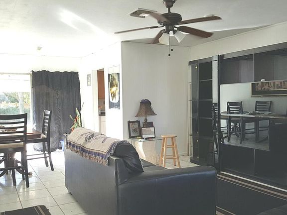3rd image of 732 Evergreen Dr