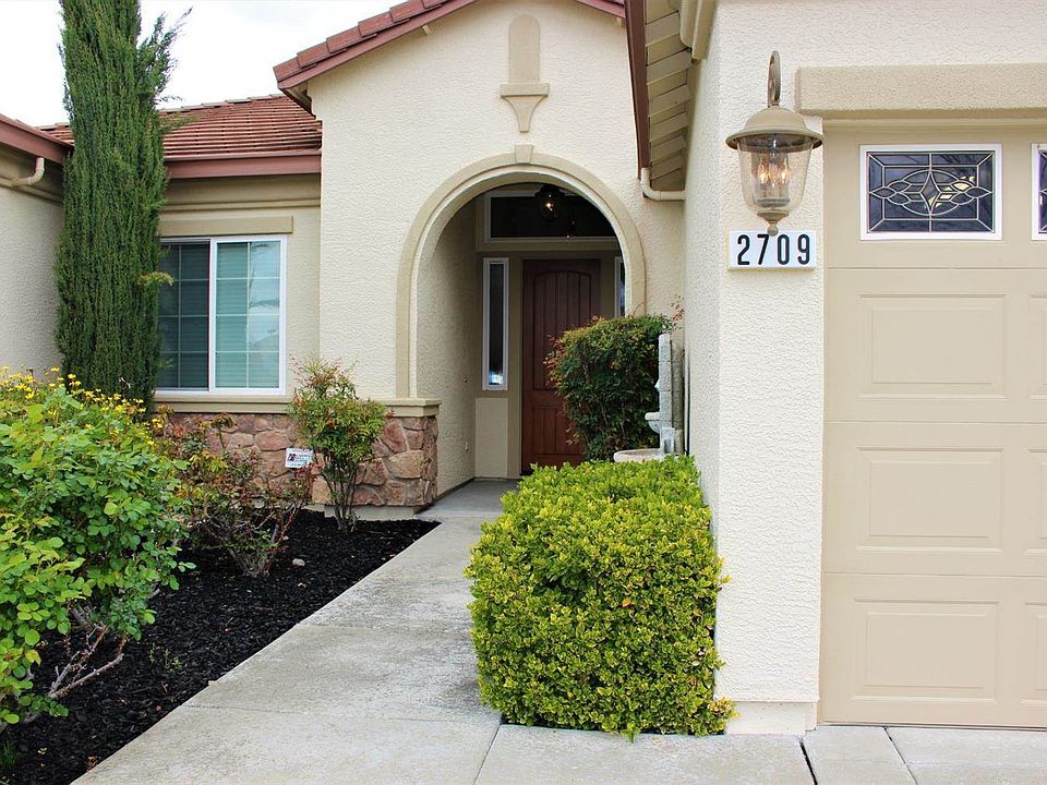 2nd image of 2709 Burrelton Way