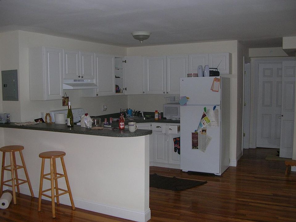 2nd image of 1 Lanark Rd
